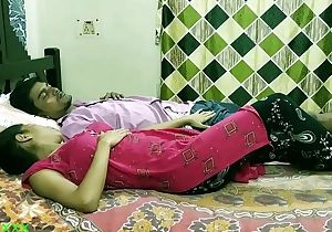 Sexy indian wife and weak husband penis strong nehi hota caught in hidden livecam