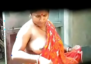 indian bhabi hawt boobs caught by hidden cam