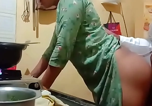 Hot neighbour aunty gets fucked by the young dear boy in kitchen