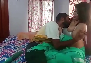 Indian sexy nokrani fucked by juvenile boss.. viral with clear audio!!