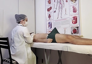 Paciente Não Aguenta e Fica Duro na Frente da Enfermeira Durante o Exame