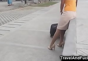 Traveler copulates a filipina skip town attendant!